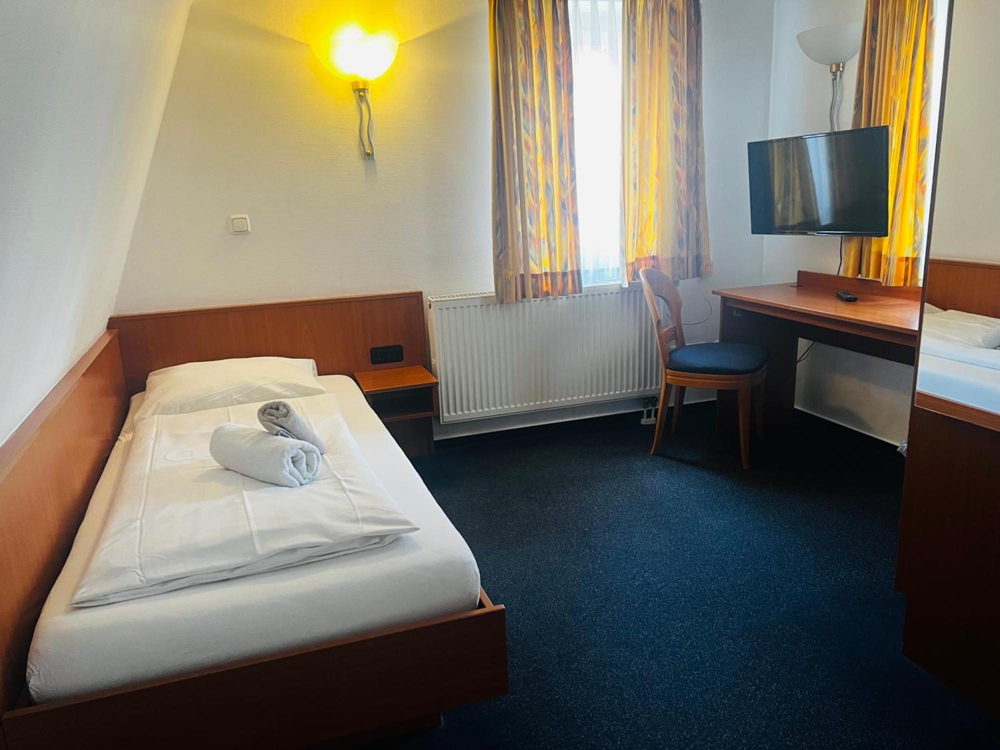Hotel Am Malerwinkel Wertheim Exteriör bild